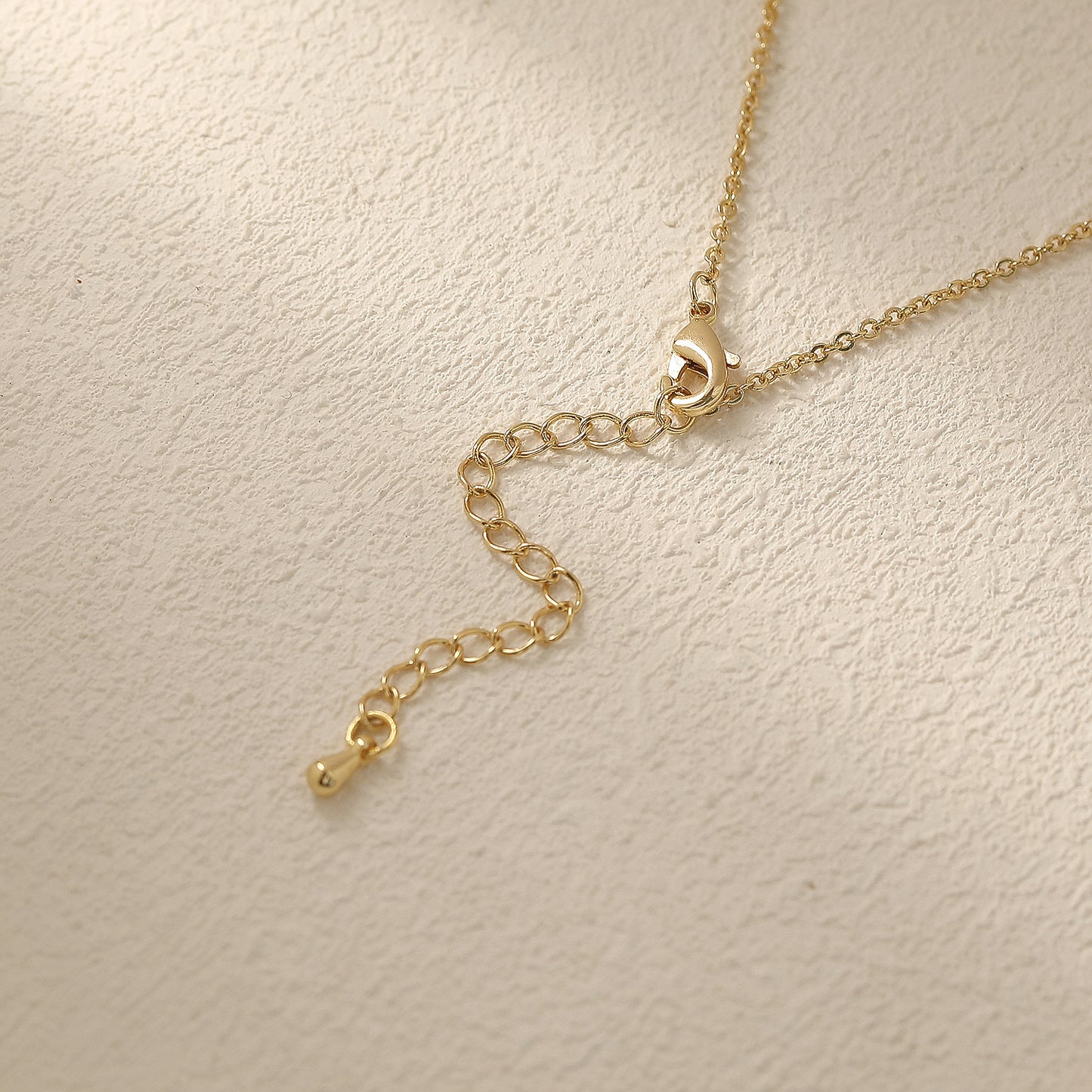 Irregular Pendant Necklace