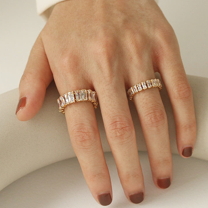 Sparkling Rectangle Zircon Ring