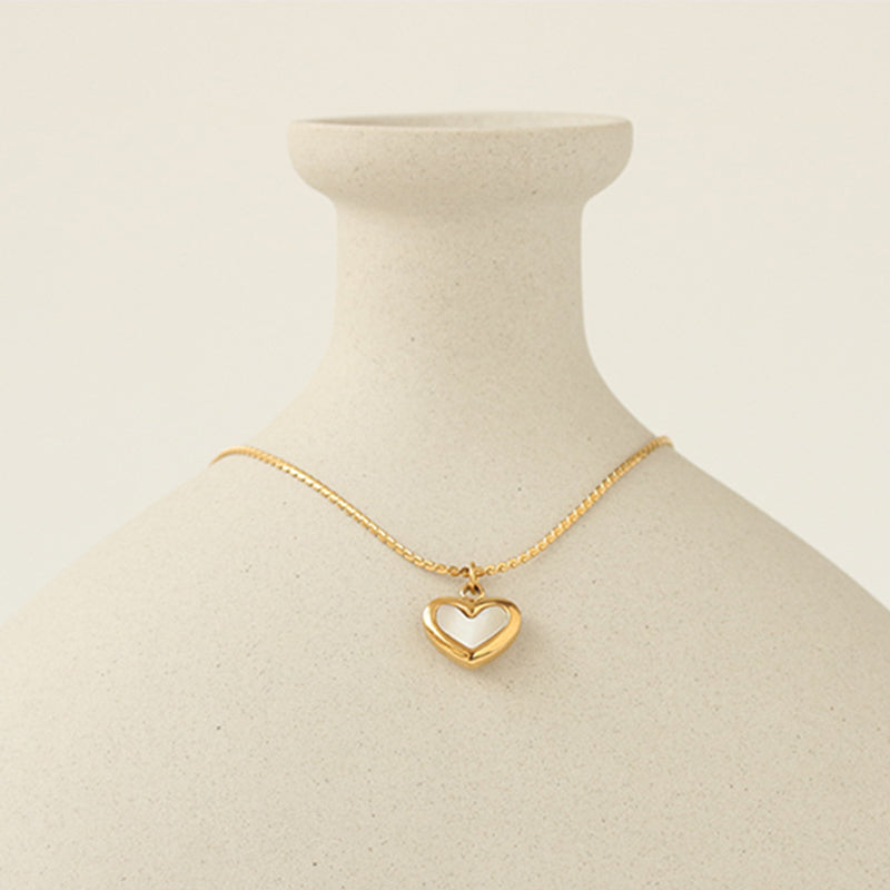 White Shell Heart Pendant Necklace