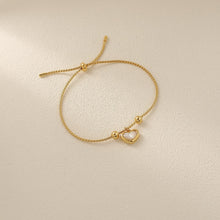Load image into Gallery viewer, Adjustable Shell Heart Bracelet
