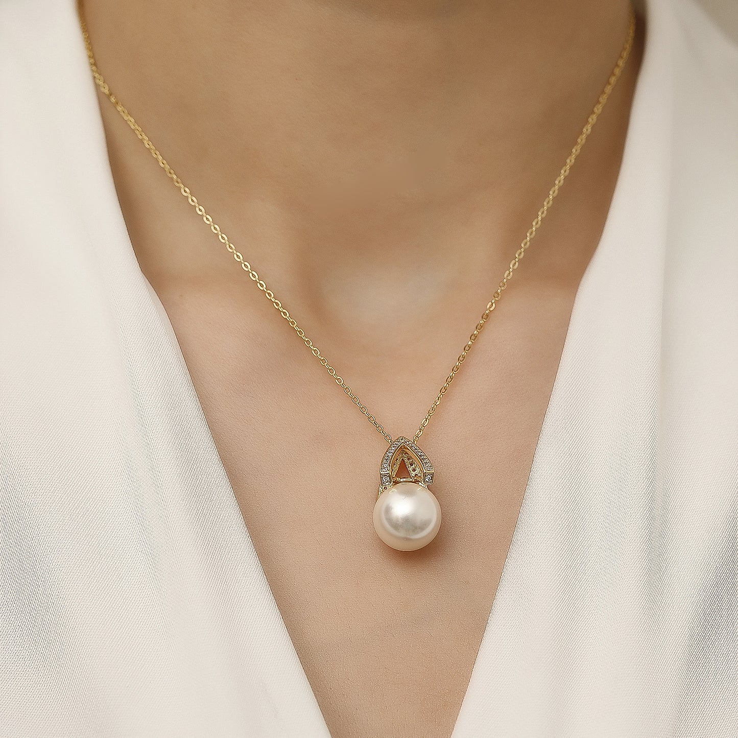 Diamond-Studded Pearl Necklace