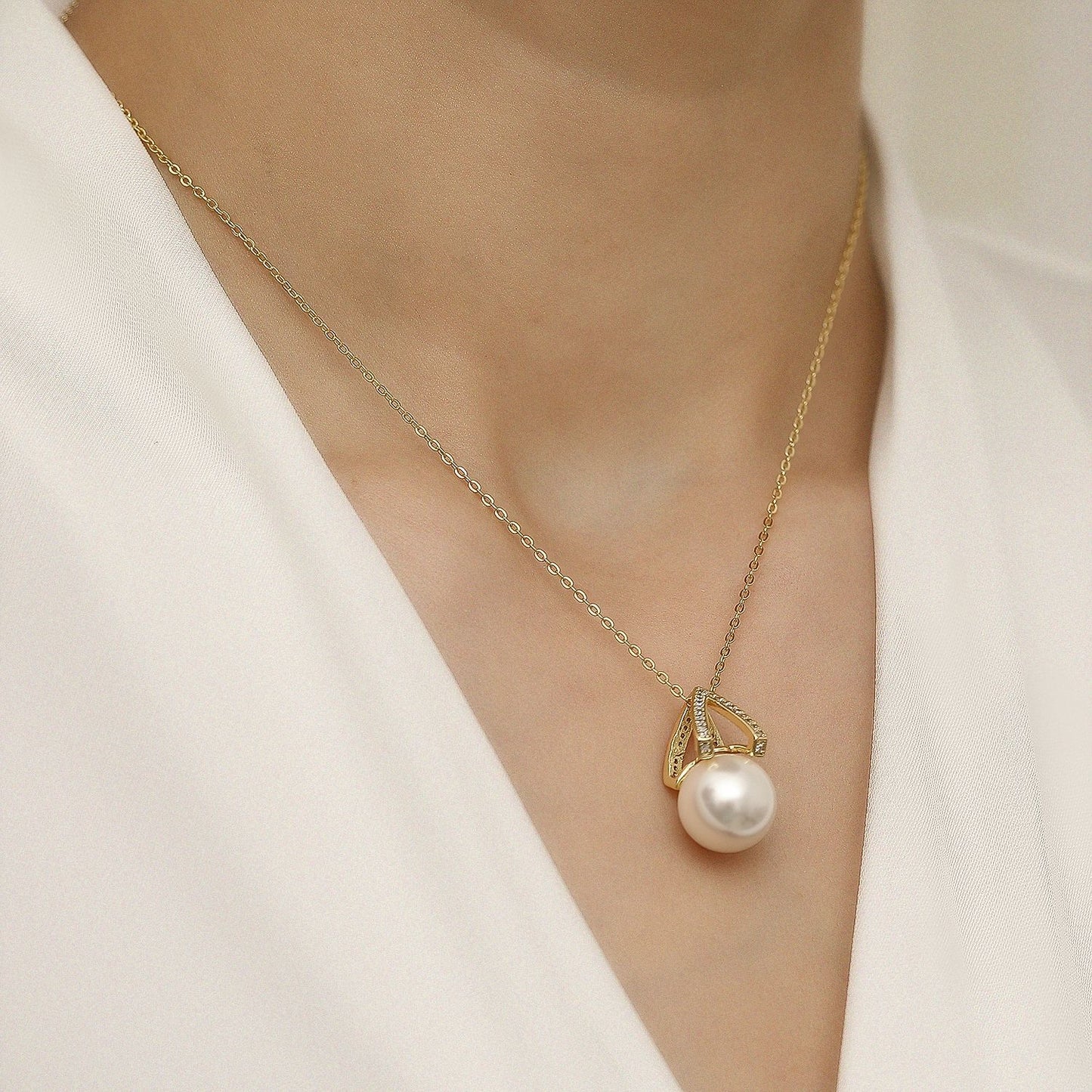 Diamond-Studded Pearl Necklace