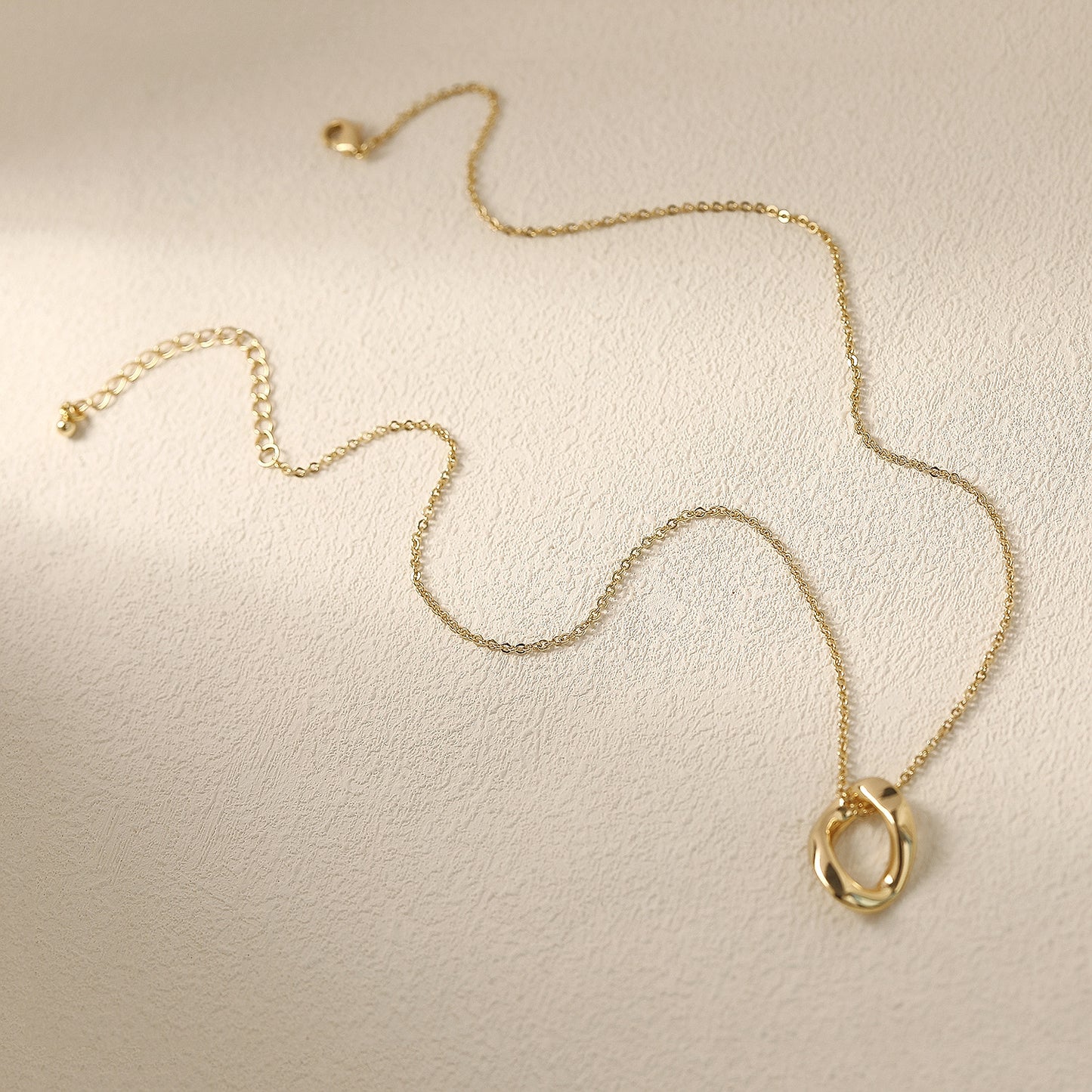 Irregular Pendant Necklace