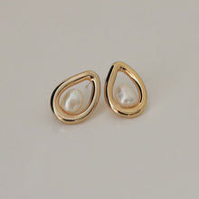 Load image into Gallery viewer, Pearl Bead Drop Earrings
